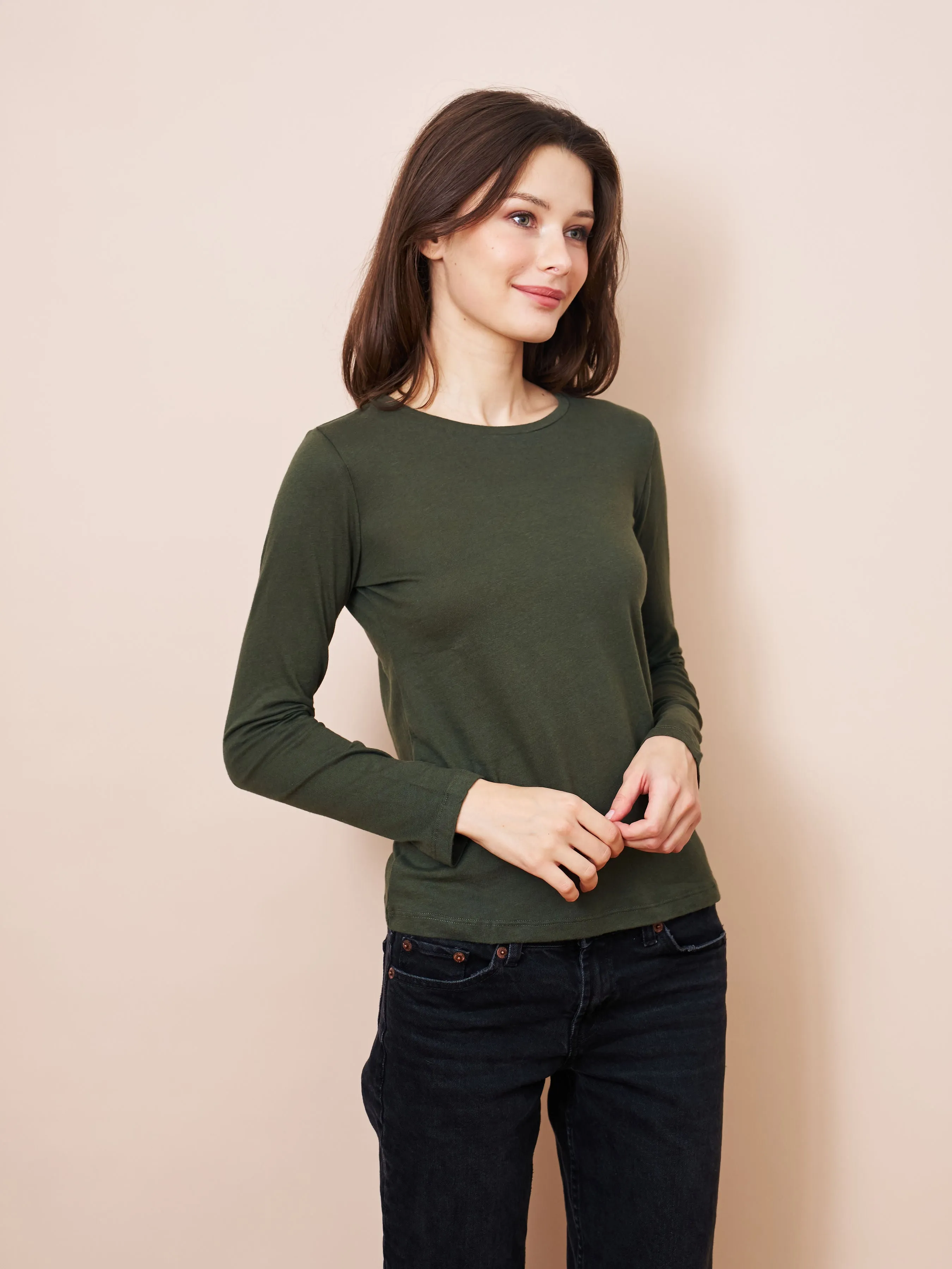 Majestic Long Sleeve Cotton/Cashmere Crewneck Tee in Forest