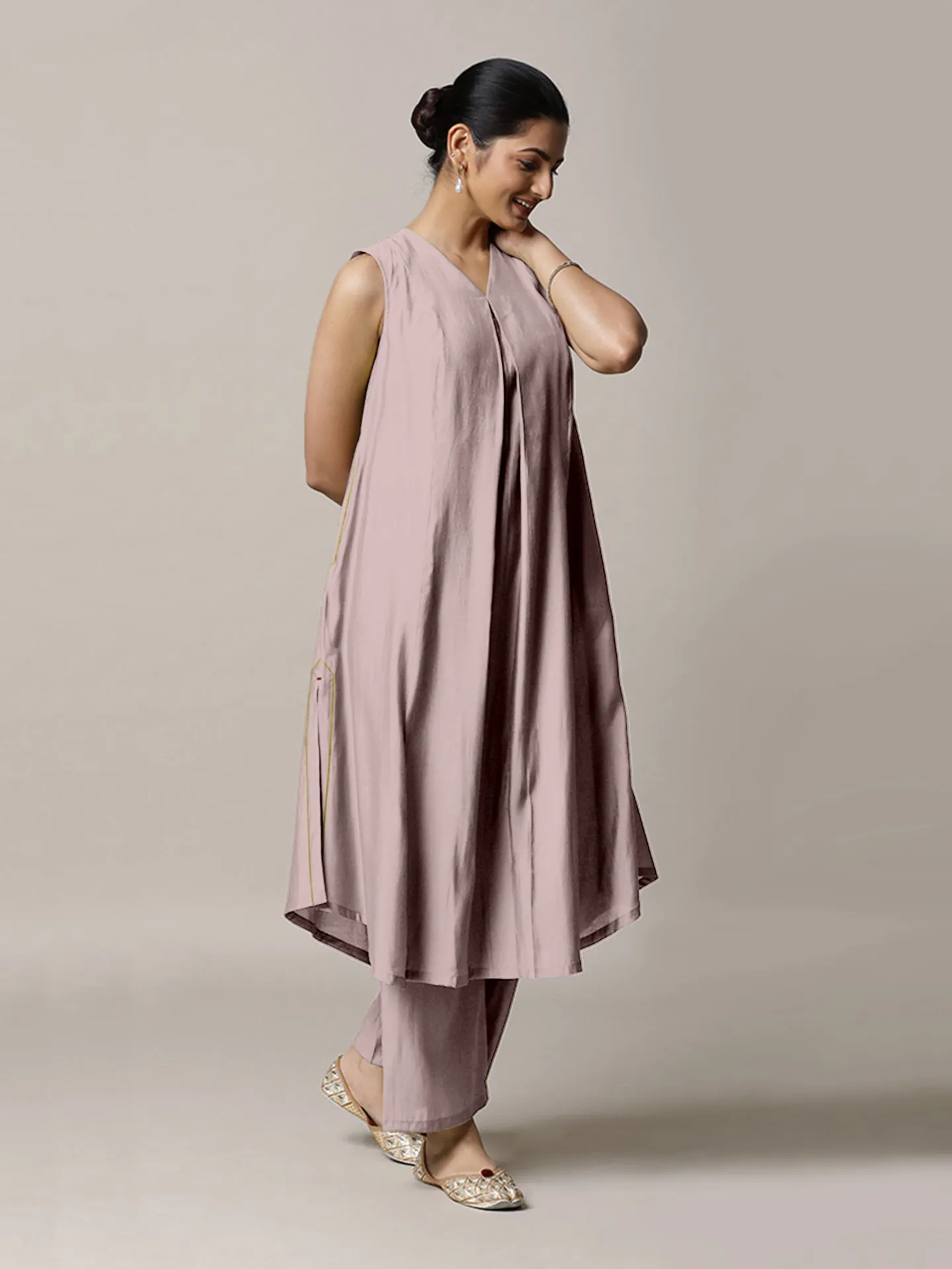 Mirha x Rozaana | A Line Kurta in Lilac with Thread Work | Coords or Only Kurta