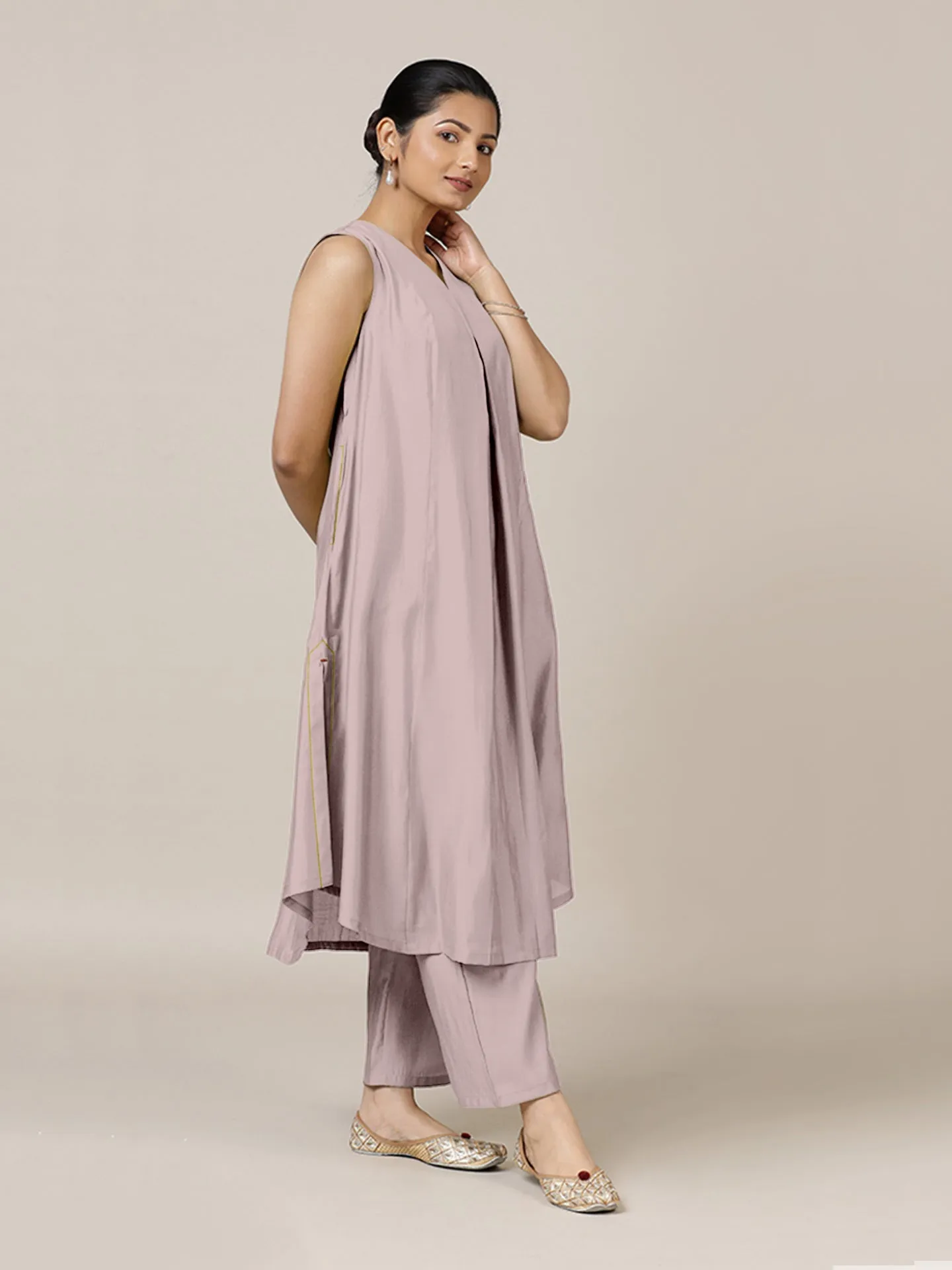 Mirha x Rozaana | A Line Kurta in Lilac with Thread Work | Coords or Only Kurta