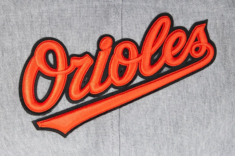 MLB BALTIMORE ORIOLES OLD ENGLISH MEN'S PO HOODIE (HEATHER GREY)